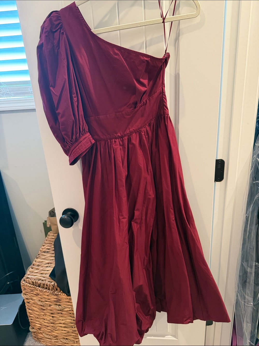 En Saison One-Shoulder Wine Red Midi Dress